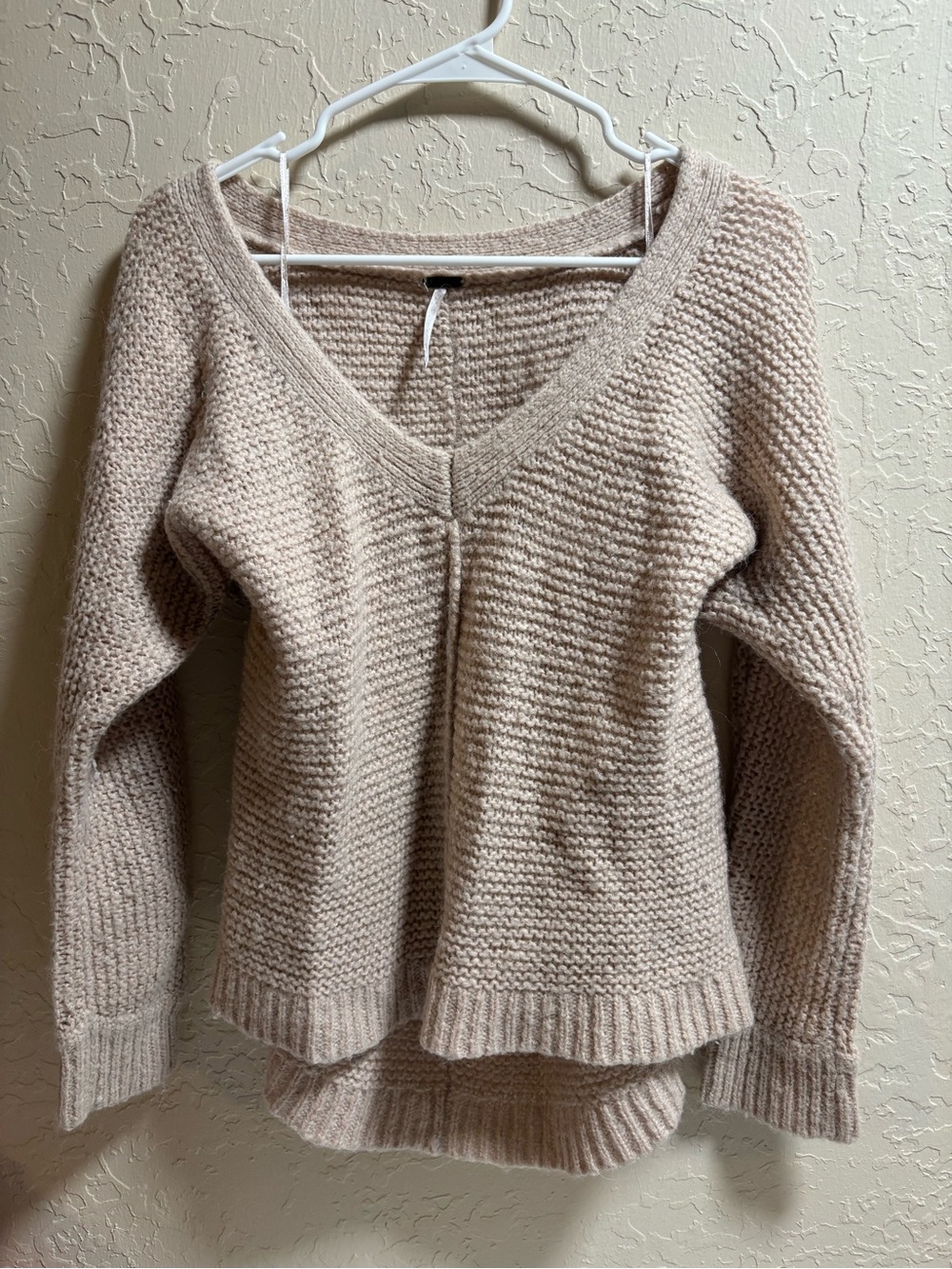 Free People oversized Cream Chunky light weight V-Neck Sweater